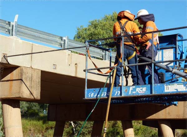 Corella River Bridge – Stress Bar Replacement